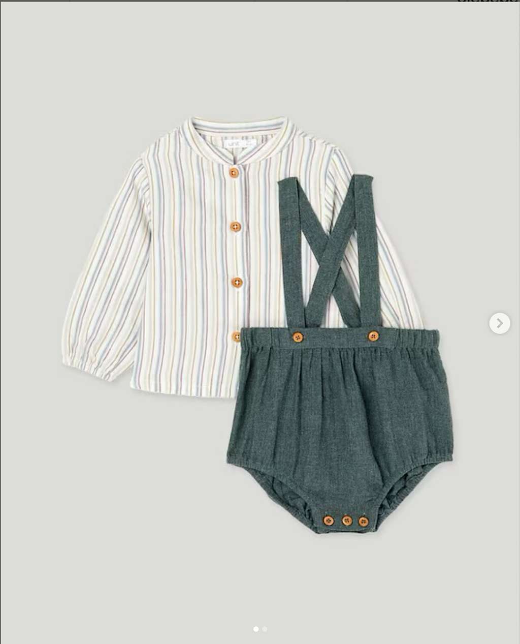 Peto verde con camisa rayas