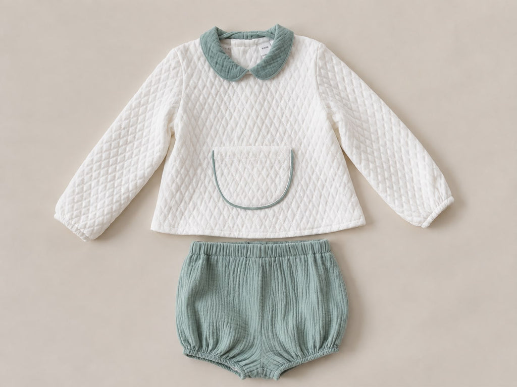 Conjunto Crudo Acolchado con Cuello Verde
